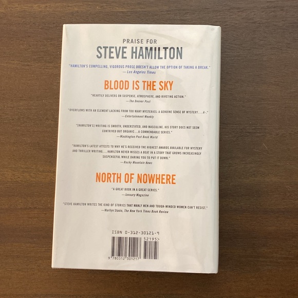 Ice Run: An Alex McKnight Novel by Steve Hamilton (hardcover) - Picture 6 of 8